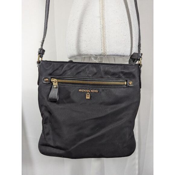 MICHAEL KORS! LUXE BLACK NYLON CROSSBODY W/GOLD HARDWARE PURSE, HANDBAG! - Picture 4 of 13
